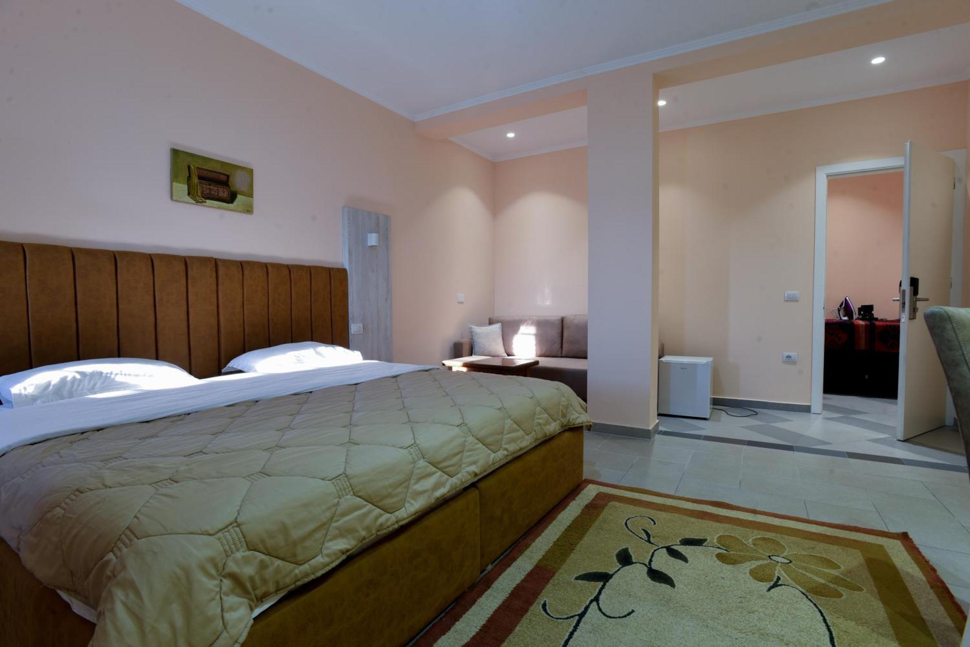 Hotel Restorant Halal Il Tramonto. Vorë المظهر الخارجي الصورة