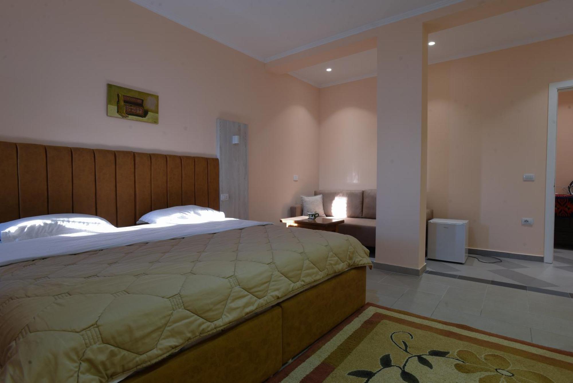 Hotel Restorant Halal Il Tramonto. Vorë المظهر الخارجي الصورة