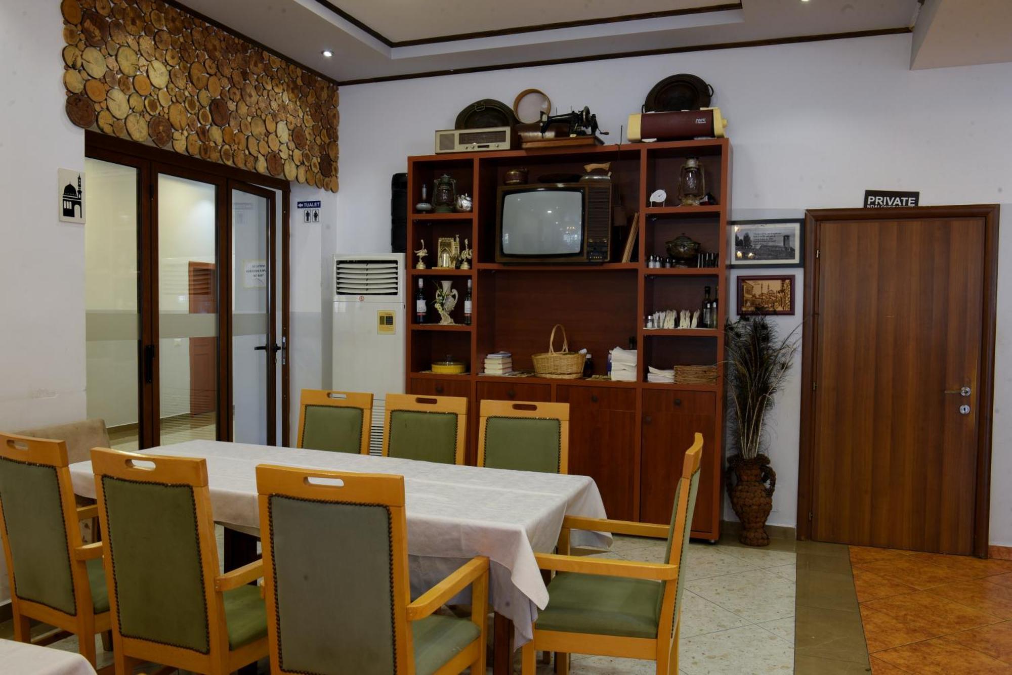 Hotel Restorant Halal Il Tramonto. Vorë المظهر الخارجي الصورة