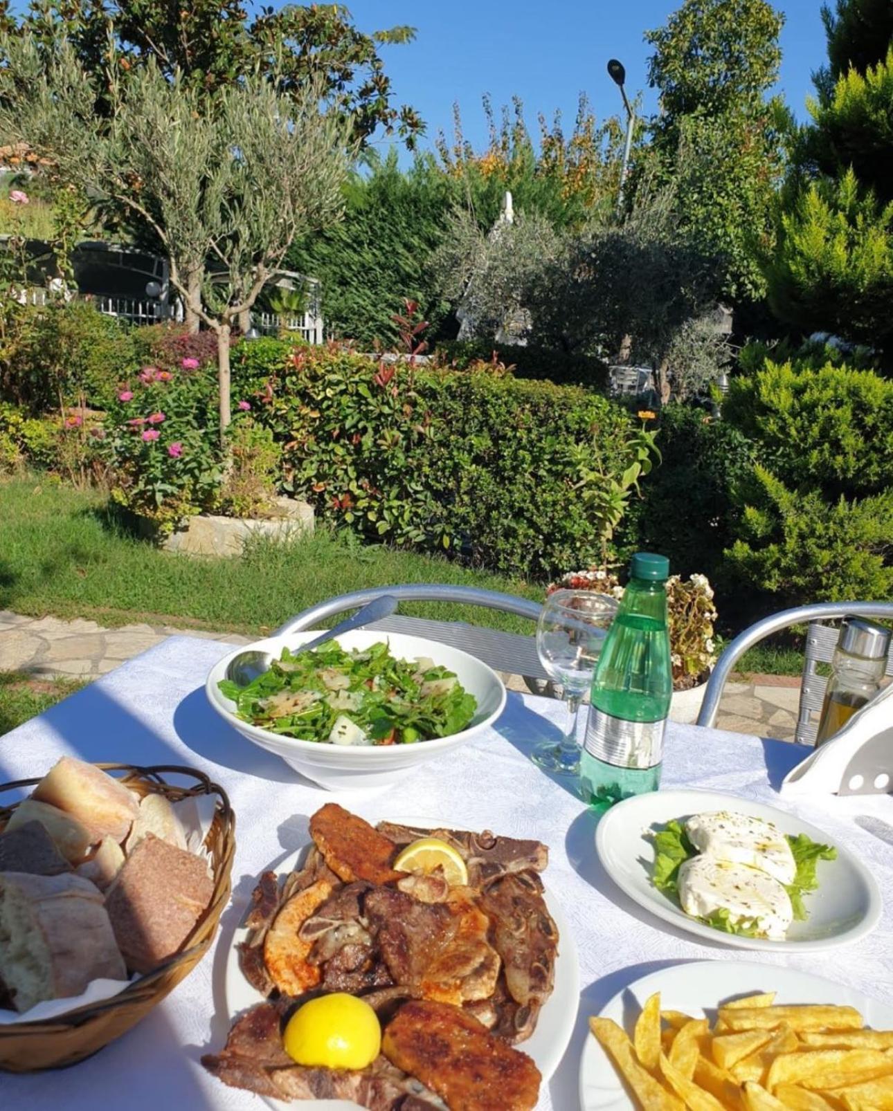 Hotel Restorant Halal Il Tramonto. Vorë المظهر الخارجي الصورة